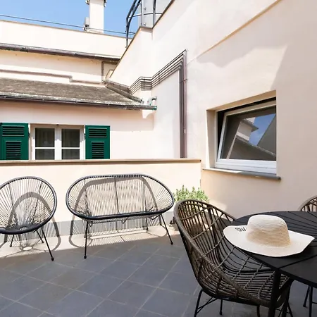The Seven Apartment *