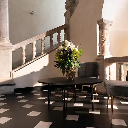 The Seven Διαμέρισμα *