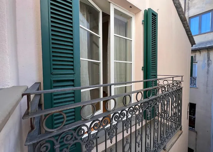 The Seven Lejlighed Genova